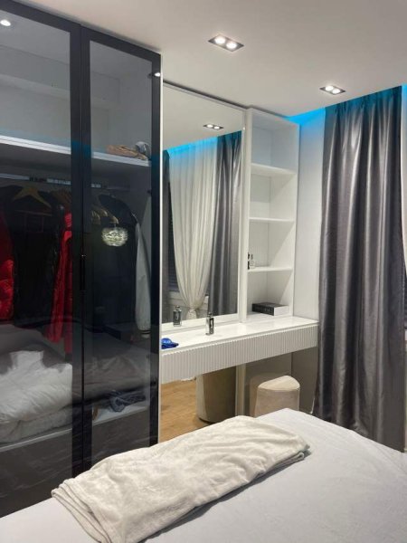 Tirane, jepet me qera apartament 2+1 Kati 6, 90 m² 800 Euro (Fusha Aviacionit)