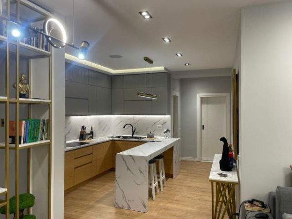 Tirane, jepet me qera apartament 2+1 Kati 6, 90 m² 800 Euro (Fusha Aviacionit)