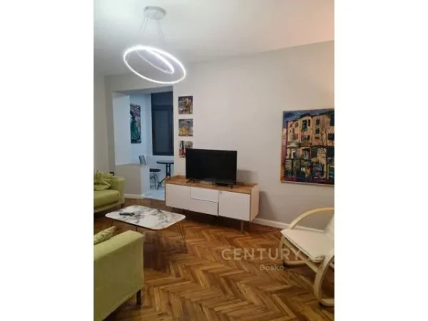 Tirane, jepet me qera apartament 80 m² 650 Euro (myslym shyre)