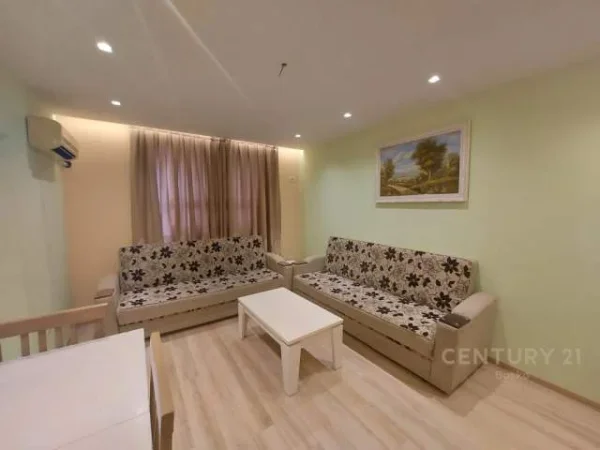 Tirane, jepet me qera apartament 60 m² 400 Euro (frosina plaku)