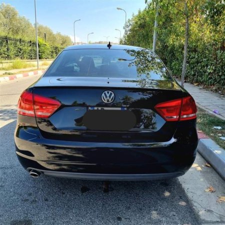 Tirane, shitet makine Volkswagen PASSAT 2.5 SE BENZINE/GAZ Viti 2012