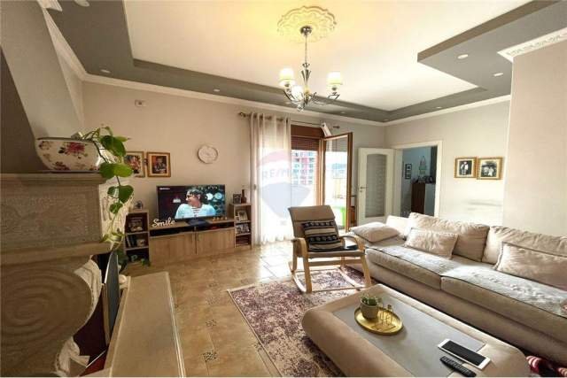 Tirane, shitet apartament 3+1+A+BLK Kati 10, 320 m² 550.000 Euro (Rr. Elbasanit)