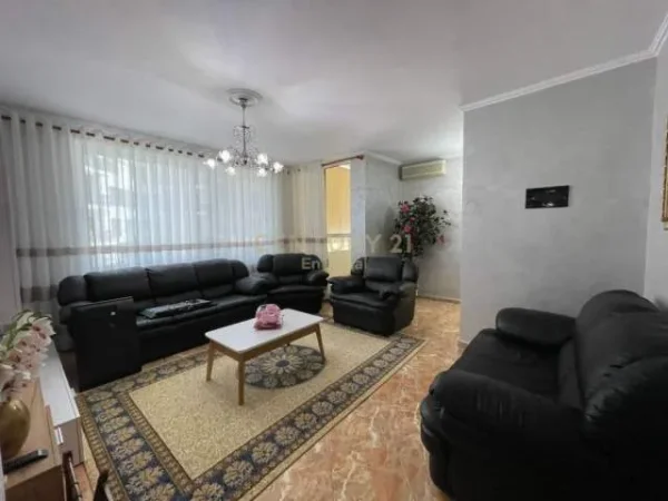 Tirane, jepet me qera apartament 1+1+BLK 60 m² 600 Euro (rruga kosvareve)