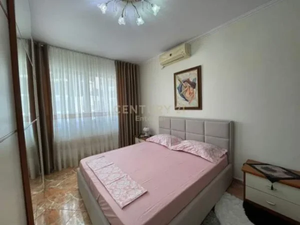 Tirane, jepet me qera apartament 1+1+BLK 60 m² 600 Euro (rruga kosvareve)