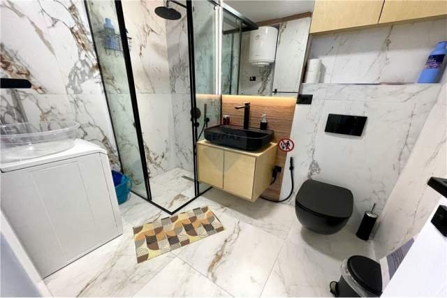 Tirane, shes apartament 1+1+BLK Kati 9, 65 m² 145.000 Euro (pazari ri)