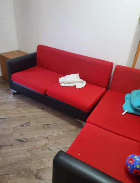 Tirane, jepet me qera Vile 1+1 Kati 1, 60 m² 30.000 Leke (Fundi Rruges Burgut, Pran Kolegjit Beder)