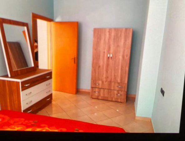 Tirane, jepet me qera apartament 2+1+BLK Kati 4, 80 m² 40.000 Leke (engjell mashi)