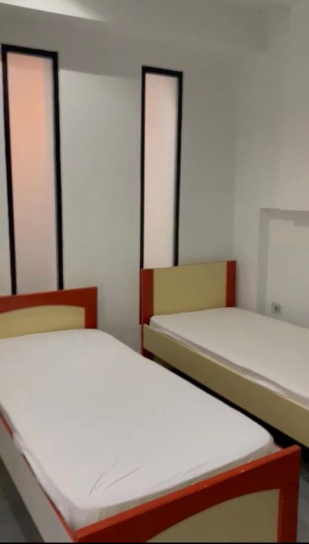 Tirane, jepet me qera Vile 2+1+BLK Kati 1, 101 m² 450 Euro (Rruga Don Bosko, prane Gjykates Administrative)