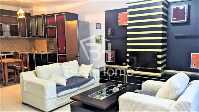 Tirane, jepet me qera apartament 2+1+BLK Kati 4, 112 m² 600 Euro (Rruga e Barrikadave)