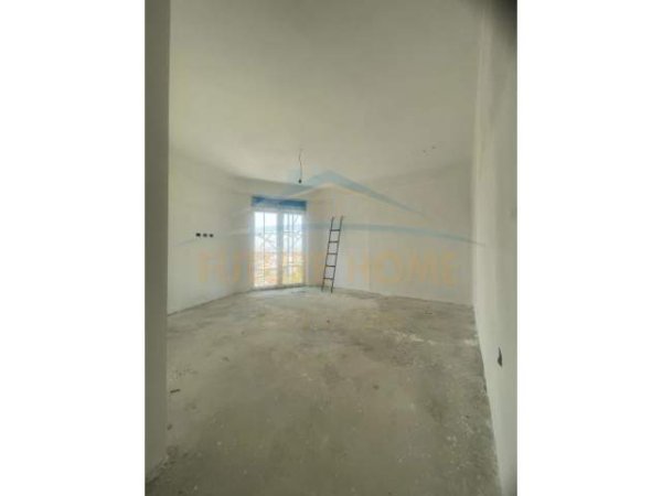 Tirane, shitet apartament 3+1 Kati 10, 145 m² 188.500 Euro (Stacioni i Trenit)