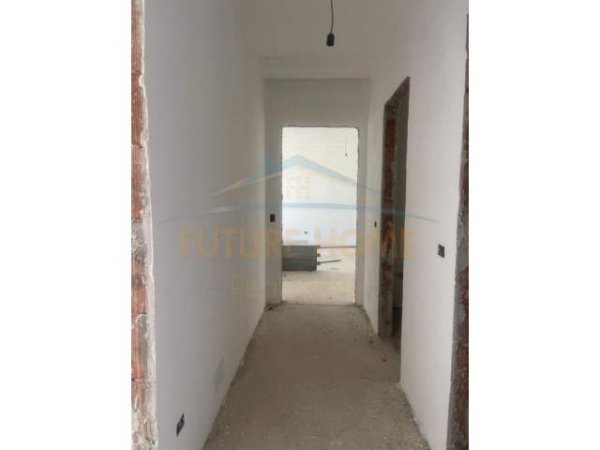 Tirane, shitet apartament 3+1 Kati 10, 145 m² 188.500 Euro (Stacioni i Trenit)