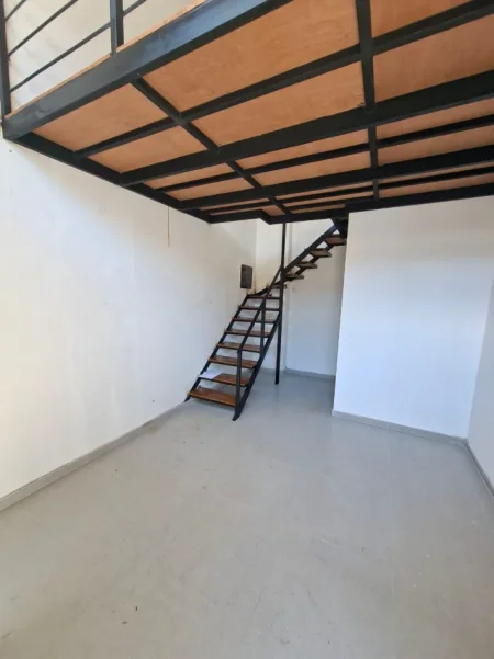 DYQAN ME QIRA PRANE VASIL SHANTOS  450 EURO