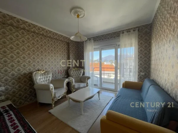 Tirane, jepet me qera apartament 3+1+Ballkon Kati 4, 150 m² 1.100 € (liqeni i thate)