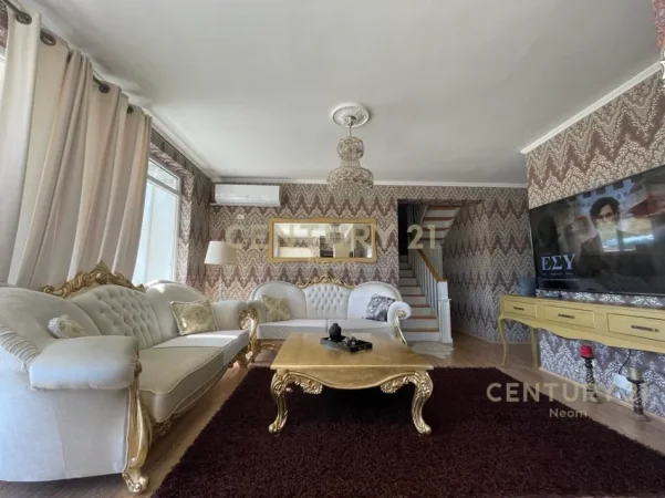Tirane, jepet me qera apartament 3+1+Ballkon Kati 4, 150 m² 1.100 € (liqeni i thate)