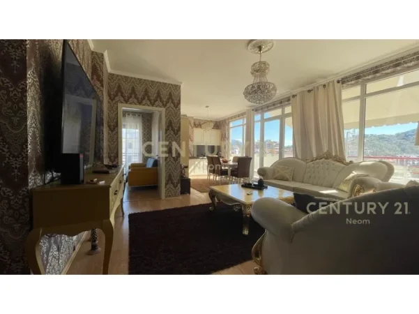Tirane, jepet me qera apartament 3+1+Ballkon Kati 4, 150 m² 1.100 € (liqeni i thate)