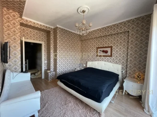 Tirane, jepet me qera apartament 3+1+Ballkon Kati 4, 150 m² 1.100 € (liqeni i thate)