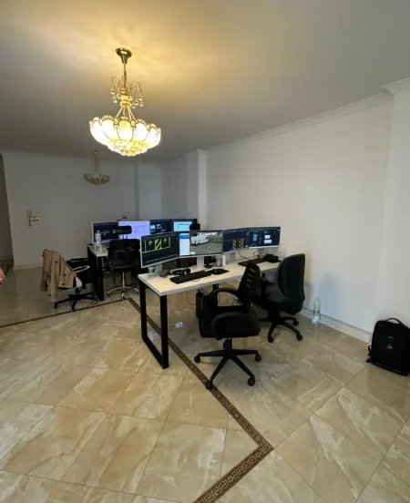 Tirane, jepet me qera zyre , 110 m² 1.000 € 