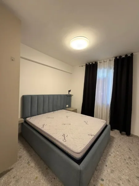 Tirane, jepet me qera apartament 1+1 Kati 1, 64 m² 500 € (STACIONI I TRENIT)