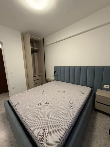 Tirane, jepet me qera apartament 1+1 Kati 1, 64 m² 500 € (STACIONI I TRENIT)