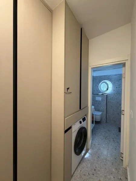 Tirane, jepet me qera apartament 1+1 Kati 1, 64 m² 500 € (STACIONI I TRENIT)