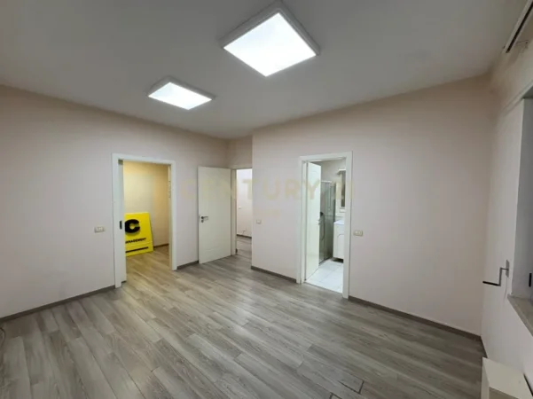 Tirane, shitet apartament 3+1+Ballkon Kati 2, 214 m² 599.000 € (kopshti botanik)