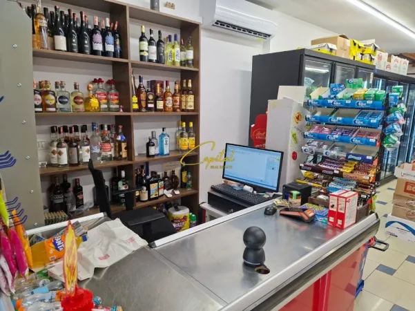 Tirane, jepet me qera ambjent biznesi Kati 0, 134 m² 1.500 € (RRUGA E KAVAJES)