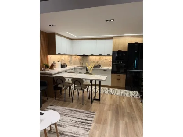 Tirane, jepet me qera apartament duplex 1+1+Ballkon Kati 1, 70 m² 620 € (GOLDEN PARK 3, YZBERISHT)