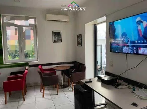Tirane, jepet me qera lokal Kati 0, 138 m² 1.300 € (kinostudio)