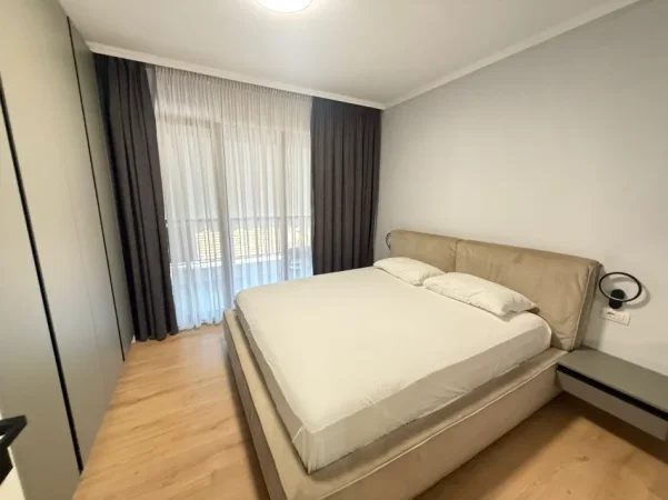Tirane, jepet me qera apartament 2+1 Kati 6, 120 m² 1.300 € (rruga e durresit)