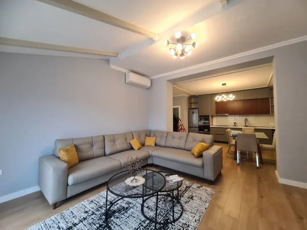 Tirane, jepet me qera apartament 2+1 Kati 9, 120 m² 1.000 € (Shkolla e Baletit)