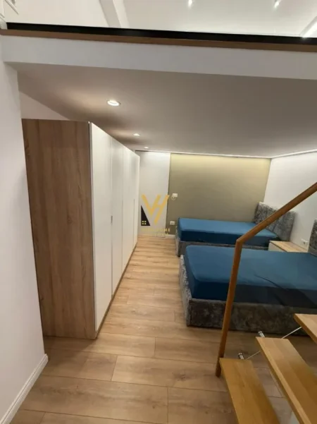Tirane, jepet me qera apartament duplex 1+1+Ballkon Kati 0, 75 m² 520 € (ASTIR)