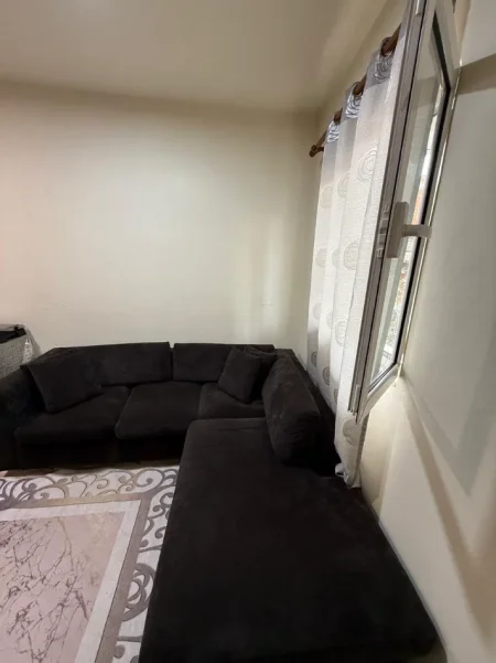 Tirane, jepet me qera apartament 1+1 , 75 m² 450 € (Bulevardi Zogu i Pare)