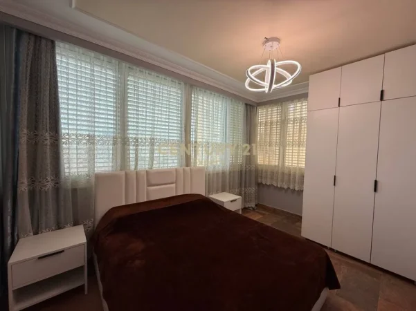 Tirane, jepet me qera apartament 1+1 Kati 7, 65 m² 500 € (selvia)