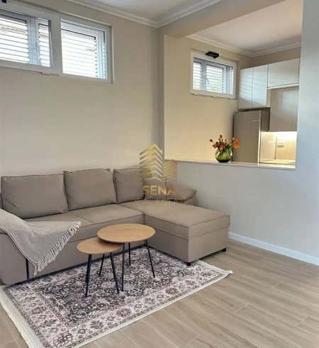Tirane, jepet me qera apartament 1+1 Kati 1, 57 m² 550 € (Oxhaku)