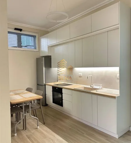 Tirane, jepet me qera apartament 1+1 Kati 1, 57 m² 550 € (Oxhaku)