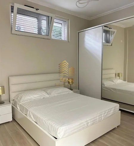 Tirane, jepet me qera apartament 1+1 Kati 1, 57 m² 550 € (Oxhaku)