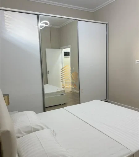 Tirane, jepet me qera apartament 1+1 Kati 1, 57 m² 550 € (Oxhaku)