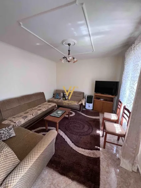 Tirane, jepet me qera shtepi 2+1+Ballkon Kati 0, 78 m² 400 € (JORDAN MISJA)