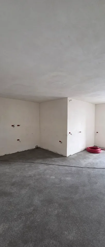 Tirane, shitet nga Pronari, pa-komision apartament 2+1+Ballkon Kati 9, 93 m² 15,000,000 lek