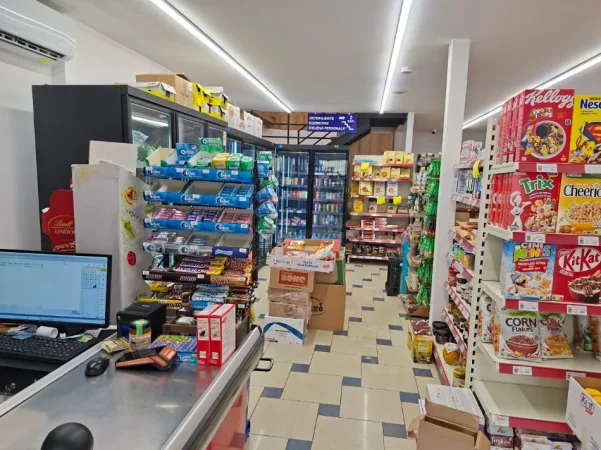 Tirane, jepet me qera ambjent biznesi Kati 0, 134 m² 1.500 € (Rruga Islam Alla)