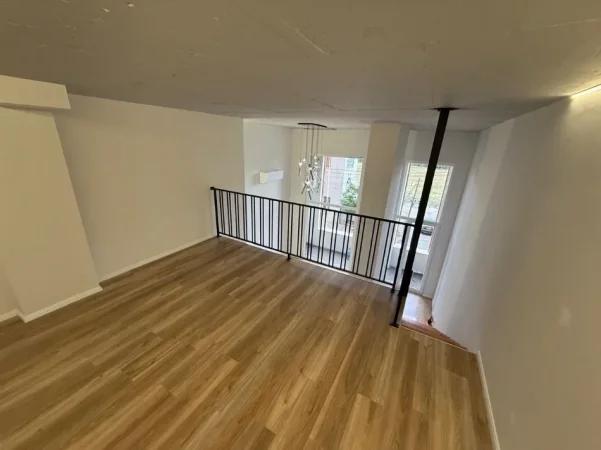 Tirane, jepet me qera zyre Kati 1, 60 m² 450 € (GOLDEN PARK 3)