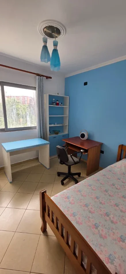 Tirane, jepet me qera apartament 2+1 Kati 2, 108 m² 500 € (Rruga Nikolle Kacorri Cmimi : 50.000 Lekë)