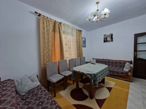Tirane, shes Vile 2+1 Kati 1, 350 m² 185.000 € (yzberisht)