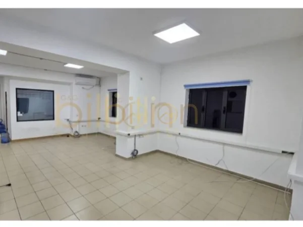 Shqiperi, jepet me qera , 140 m² 750 € (Pazari i RI)