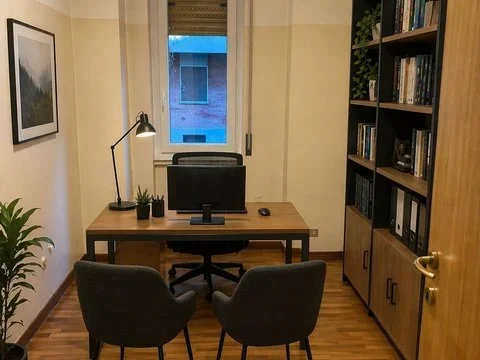 Tirane, jepet me qera zyre Kati 1, 125 m² 1.900 € (Rruga Irfan Tomini)