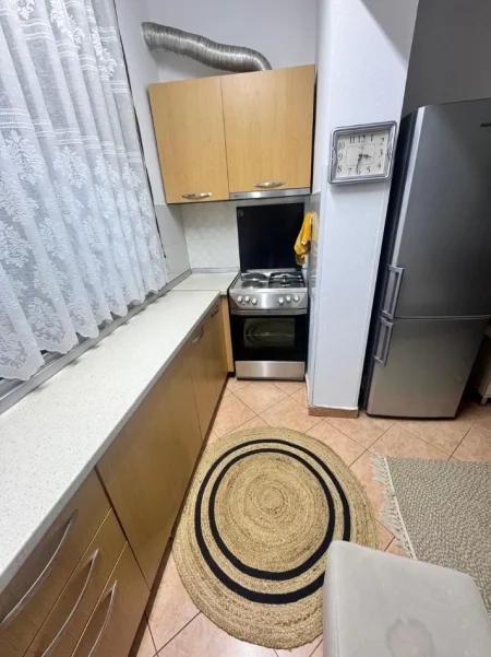 Tirane, jepet me qera apartament 2+1 Kati 4, 100 m² 600 € (Myslym Shyr ,Ish Ekspozita)