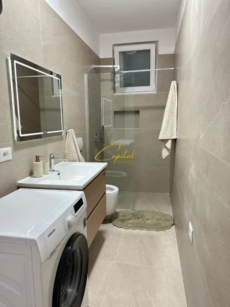 Tirane, jepet me qera apartament 1+1 Kati 1, 55 m² 450 € (OXHAKU)