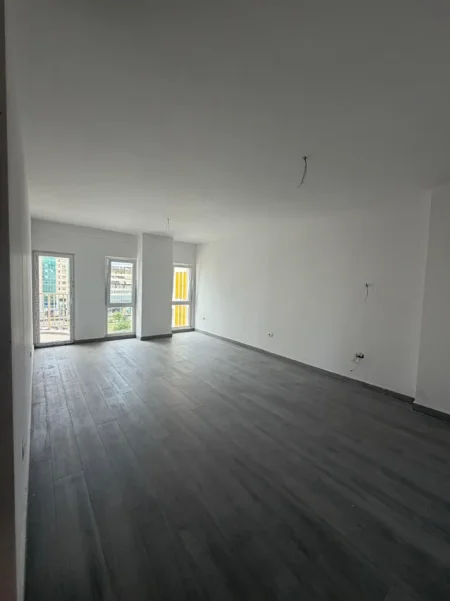 Tirane, jepet me qera apartament 1+1 Kati 5, 70 m² 500 € (Zogu i Zi)