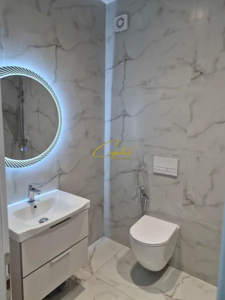 Tirane, jepet me qera zyre Kati 2, 65 m² 550 € (ISH SHESHI SHQIPONJA)