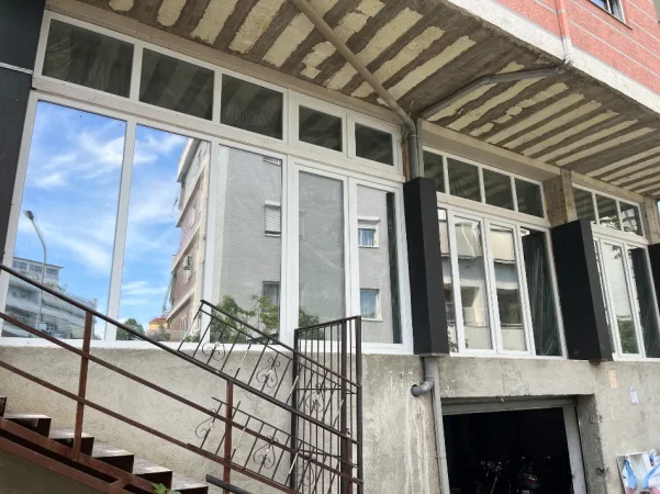 Tirane, shitet ambjent biznesi Kati 0, 116 m² 174.270 € (Rruga Dajtit)